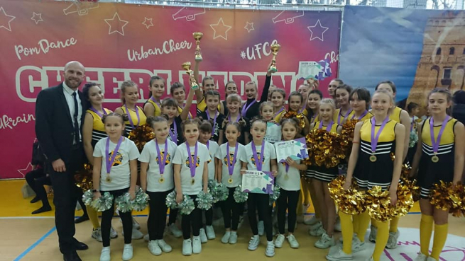 Шепетівчани перемагають на І етапі Кубка України з чирлідингу