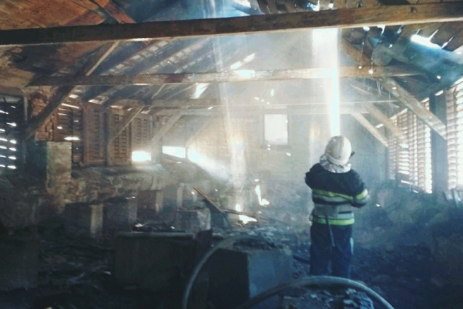 На Хмельниччині за минулу добу вогнеборці ліквідували 24 пожежі, палало і в Шепетівці
