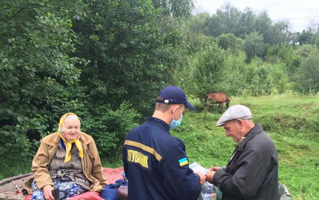 Шепетівські рятувальники закликають громадян бути вкрай обережними під час відпочинку