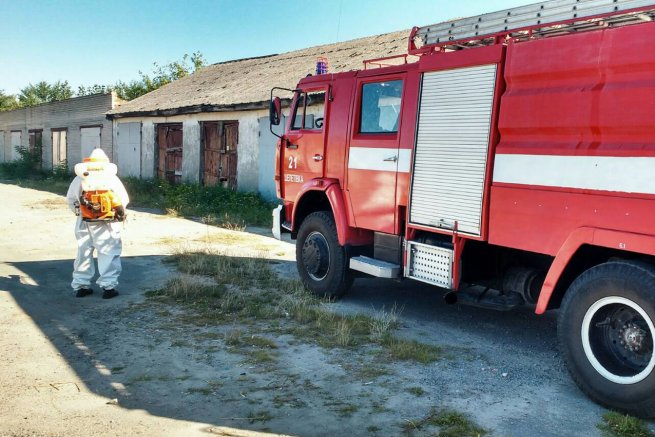Шепетівські рятувальники провели дезінфекцію на території ринку